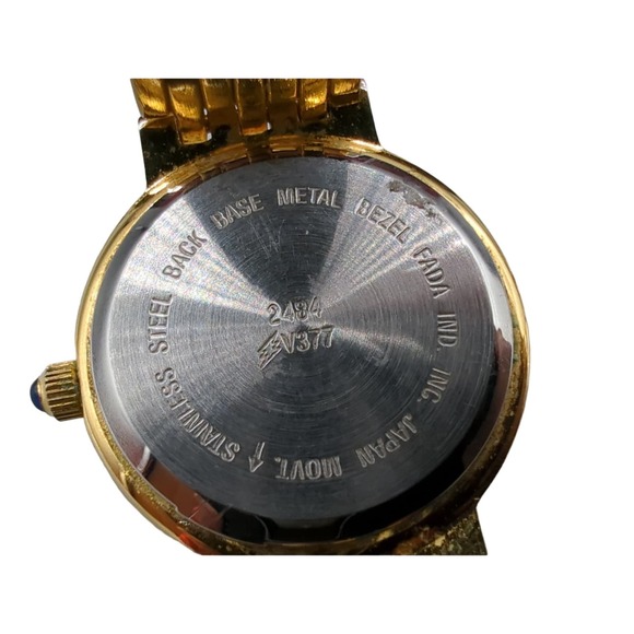 Gv2 Gevril gold tone Women's wrist watch with mother of pearl face - Picture 4 of 6